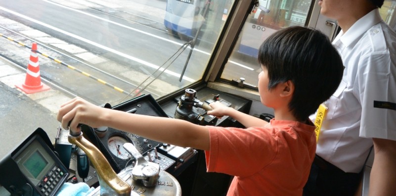 路面電車運転体験の様子